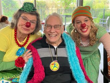 Clowns op bezoek bij Meander