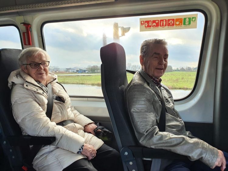 Busrit langs duinen