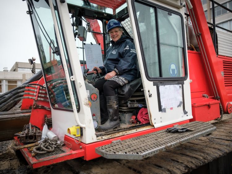 Magentazorg boort eerste paal nieuw revalidatiecentrum