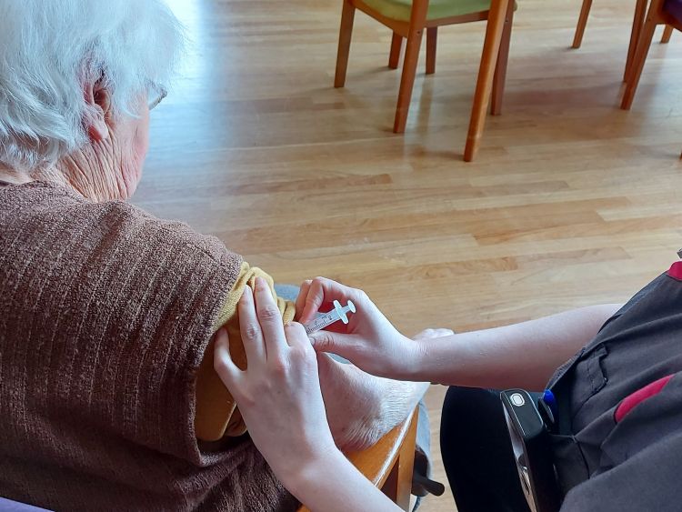 Eerste vaccinatie in Hoog Duinen is gezet