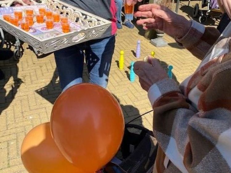 de Dijckhoeve oranje gekleurd