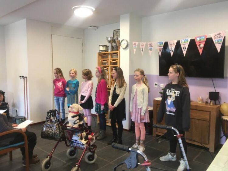 Muziek- en dansschool op bezoek bij Nieuw Varne
