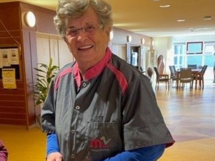 Dit Magentajasje is dik verdiend, zuster Annie!